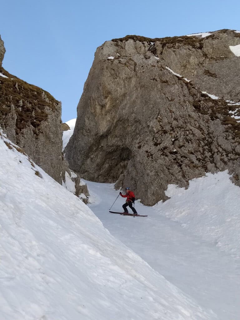 Descent in a couloir