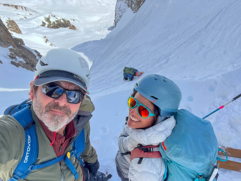 Zwei happy Skitourengehende im der Dauphine