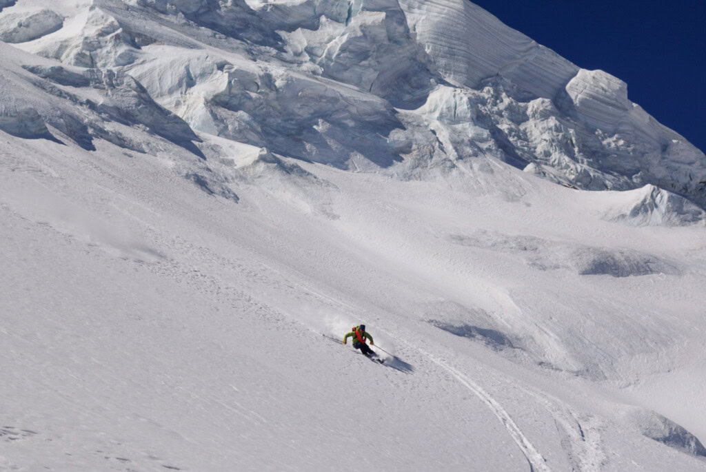 Powder descent on skis in the Monte Rosa massif