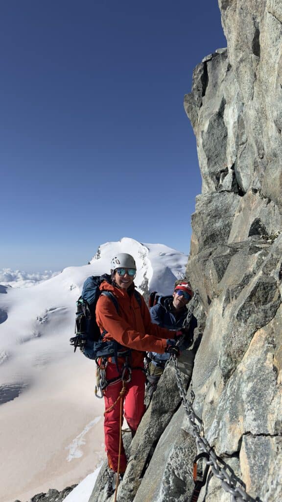 Ascent via the Holaubgrat to the Allalinhorn. Climbing section secured with chains.