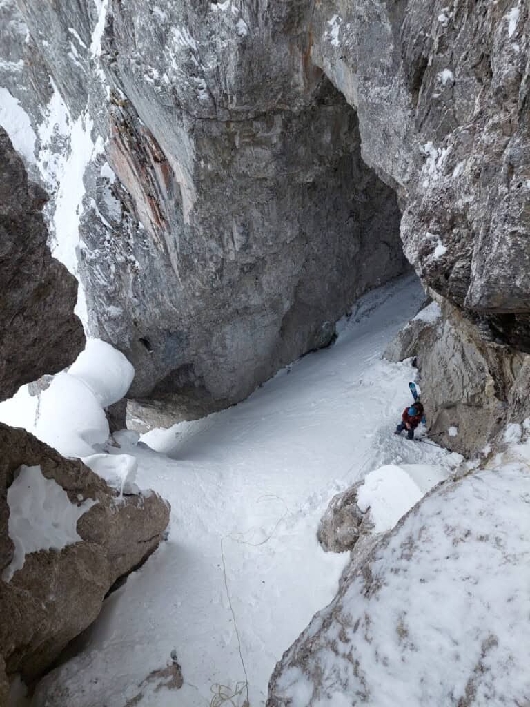 Skiing through the hole on the Rätschenflue