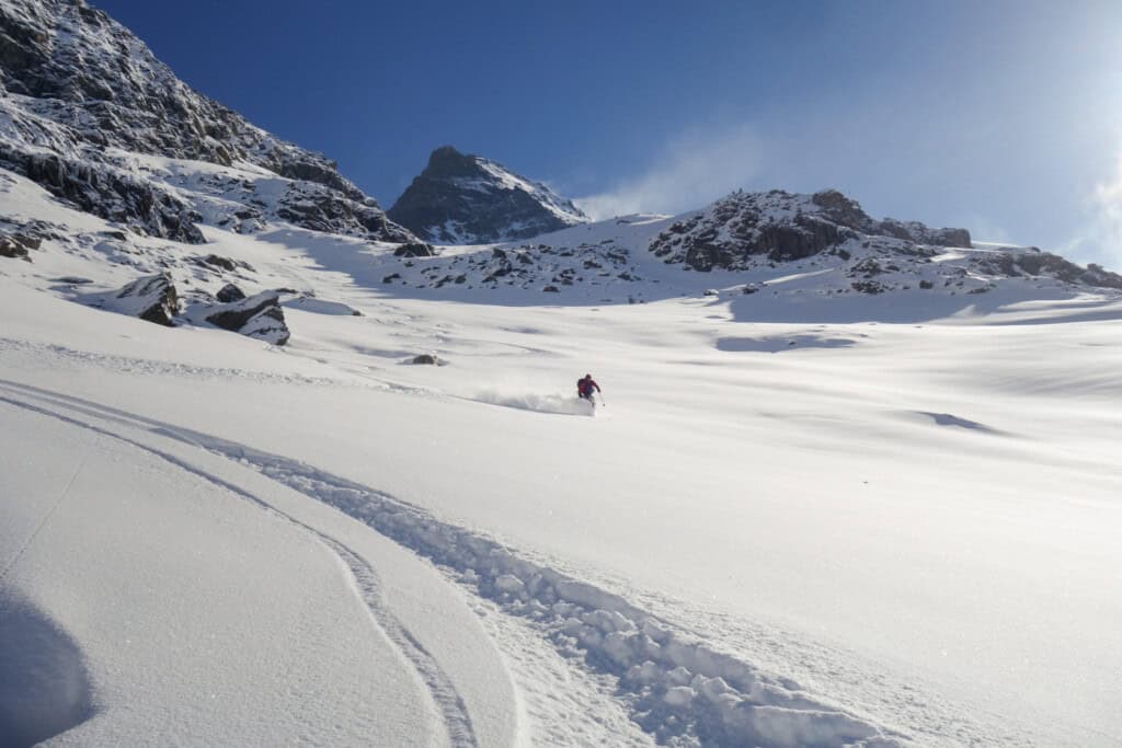 Powder descent in the Grand Combin massif