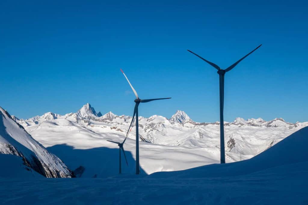 Wind turbines at the Corno Gries hut