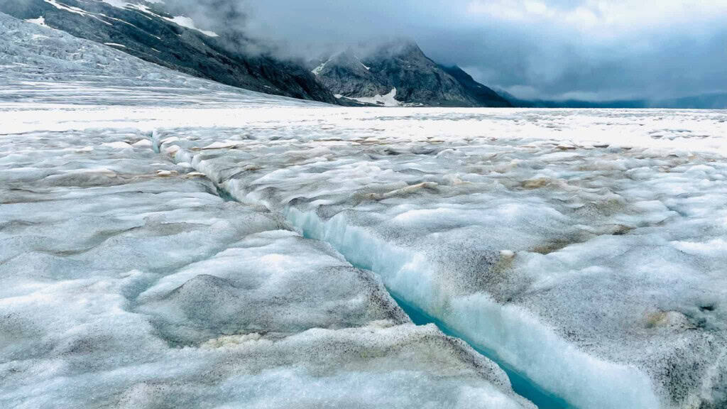 Flowing streams and water on the Aletsch Glacier