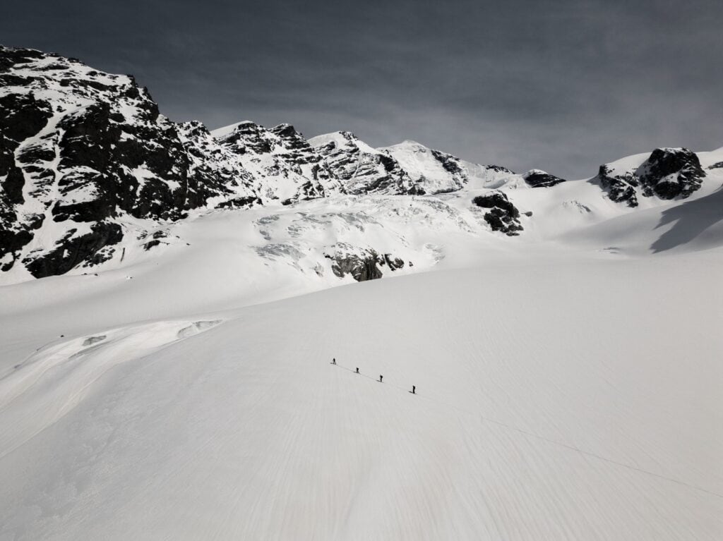 Skitouren in Georgien im Aufstieg zum Tetnuldi Gletscher
