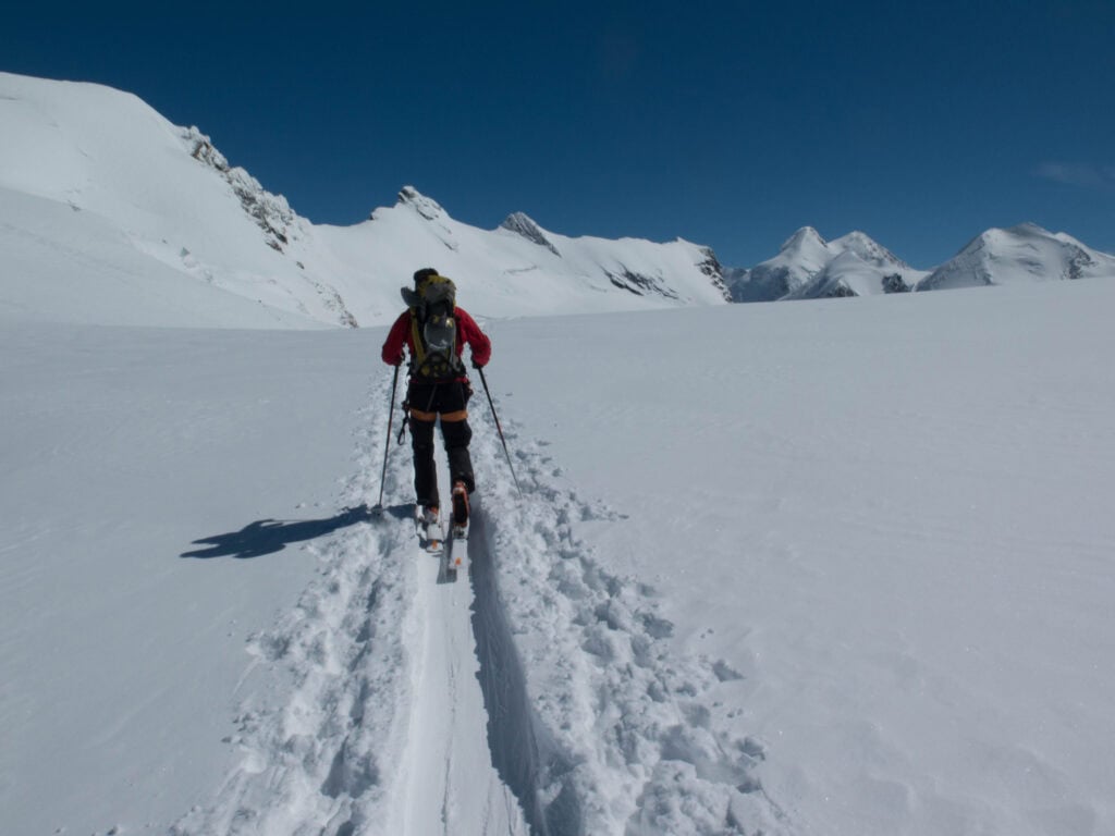 Aufstieg mit den Skis zur Dufourspitze
