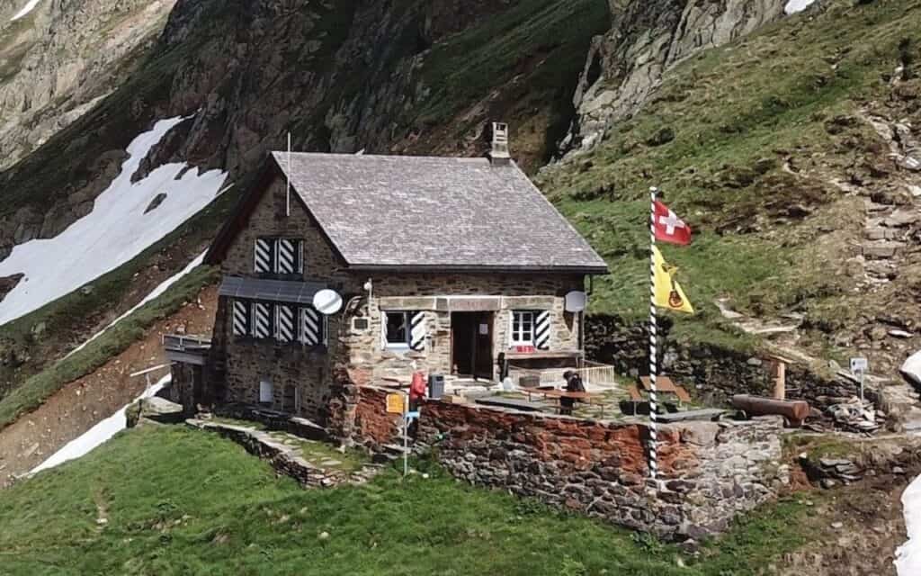 Chelenalp hut in summer