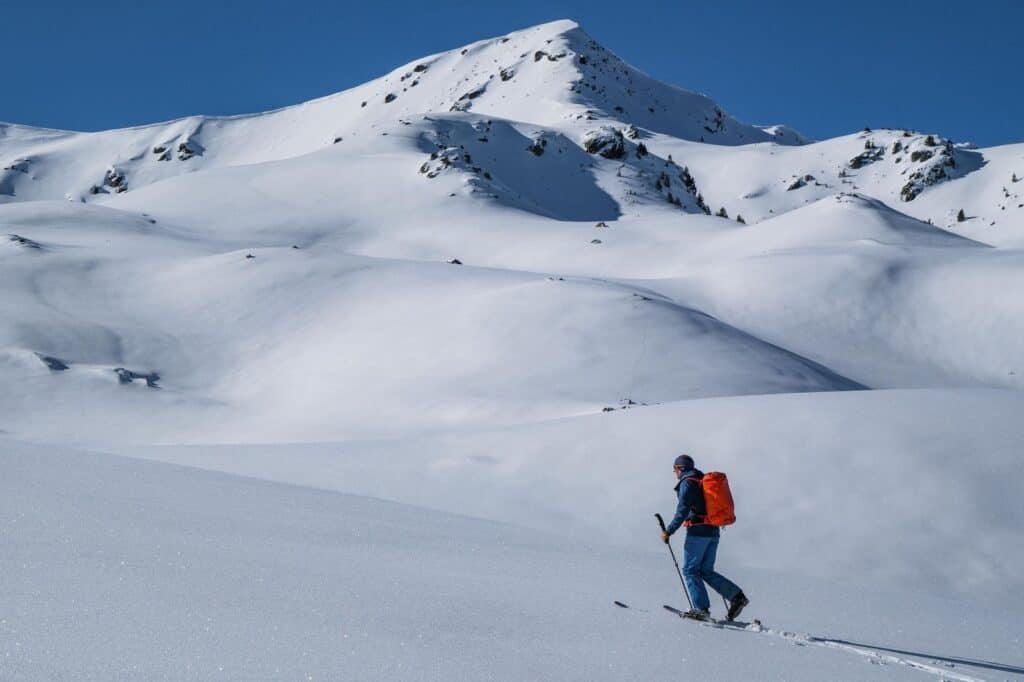 Im Aufstieg auf Skitour im Kosovo