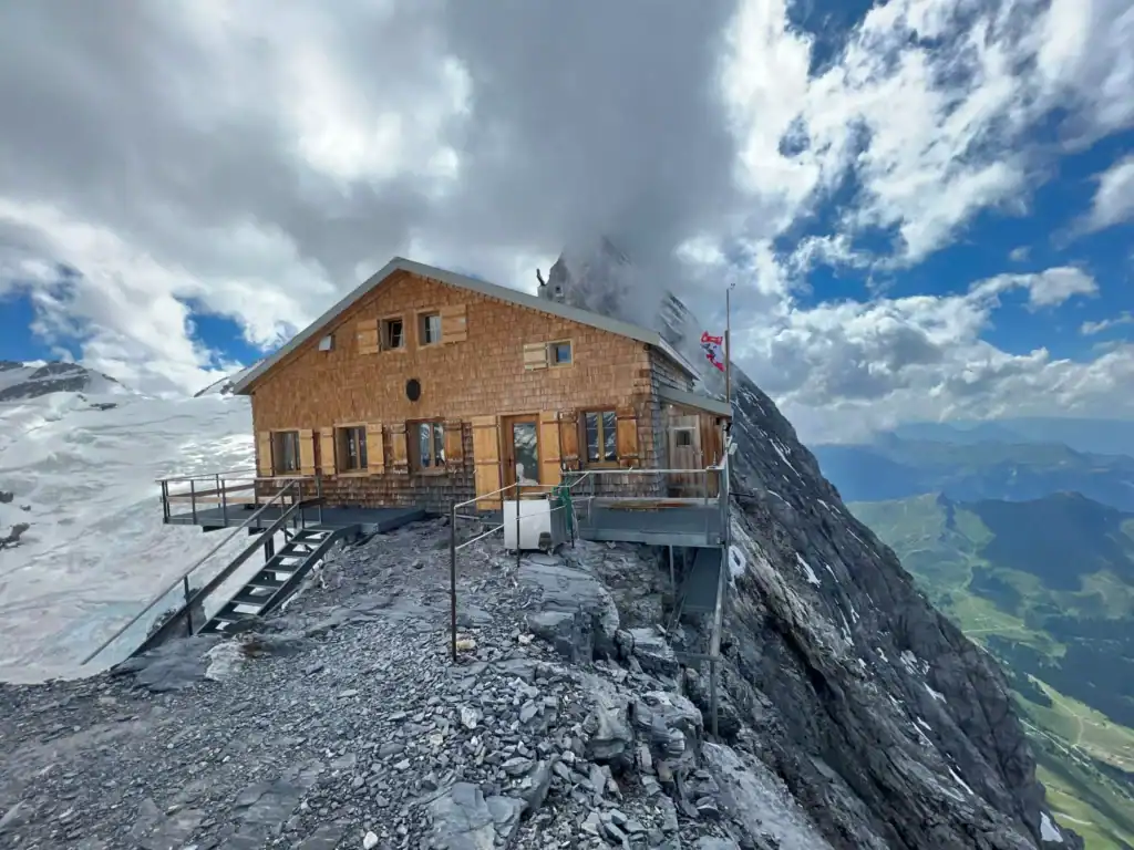 Mittellegi hut on the ridge