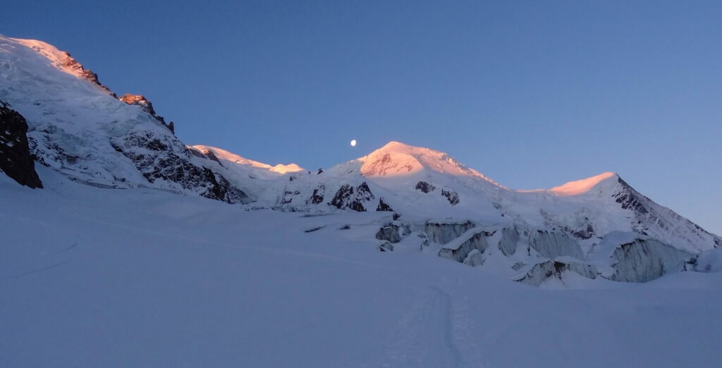 Aufstieg im Mondlicht